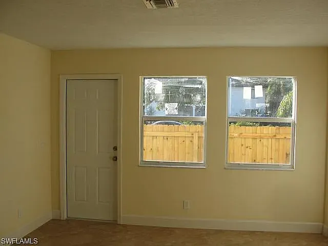 4280 Desoto Ave #203 — Photo 9