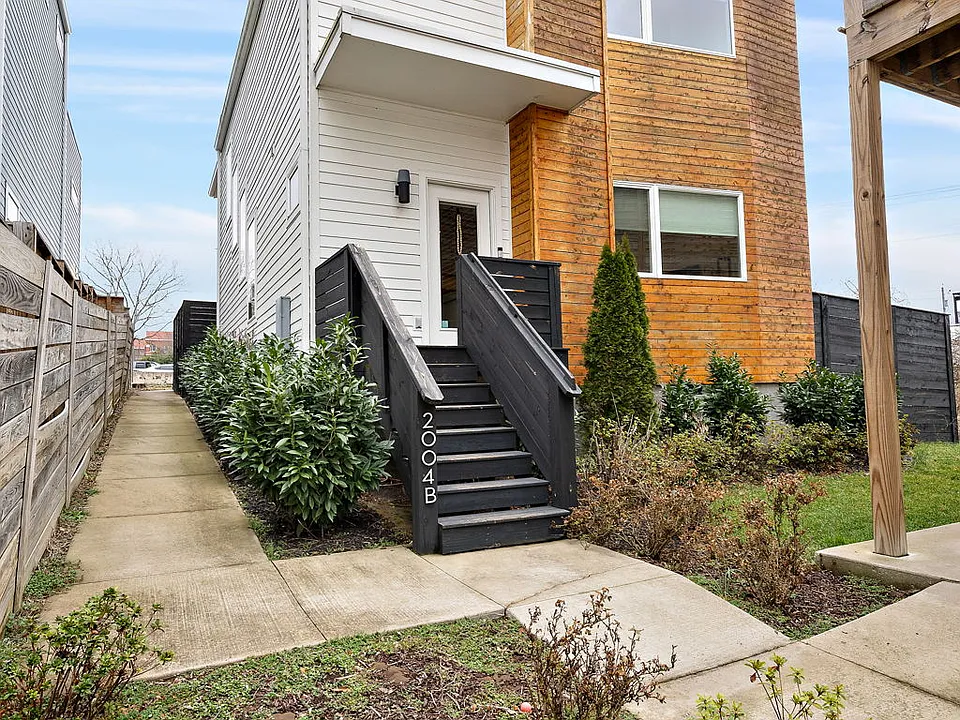 2004 9th Ave N
