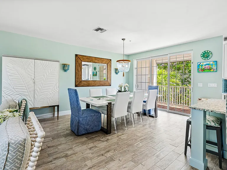 270 Mercury Rd — Photo 21
