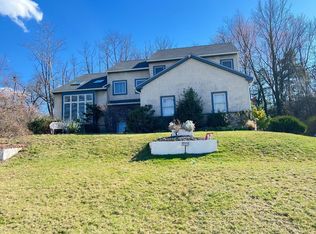 902 Summit Ln, Oreland, PA 19075