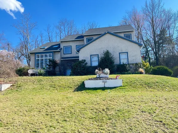 902 Summit Ln, Oreland, PA 19075