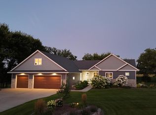 1412 Fairacre Ln SW, Willmar, MN 56201