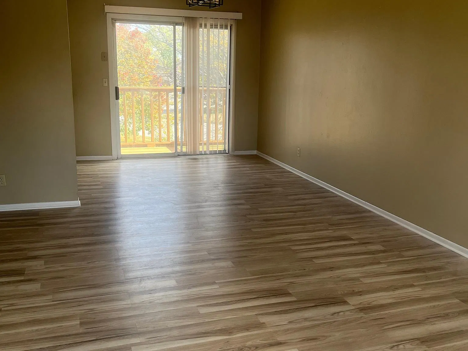 6812 W Par Ln — Photo 4