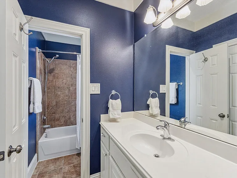 427 N Gate Stone — Photo 20