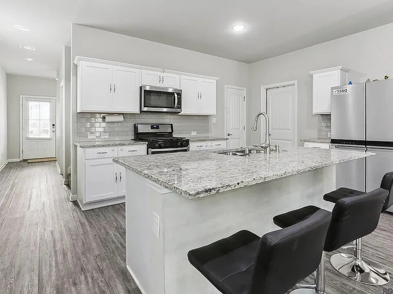 6714 Tiger Pointe Dr — Photo 3