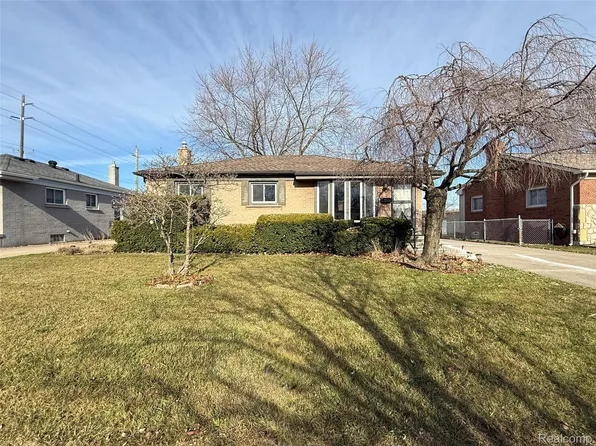 32742 Avondale St, Westland, MI 48186