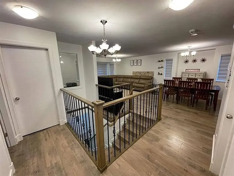 23422 Sandpiper Ave #UPPER — Photo 7