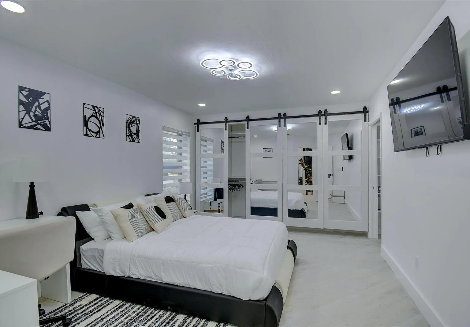 5 bed, 3200 sqft, $15,000 — Photo 4