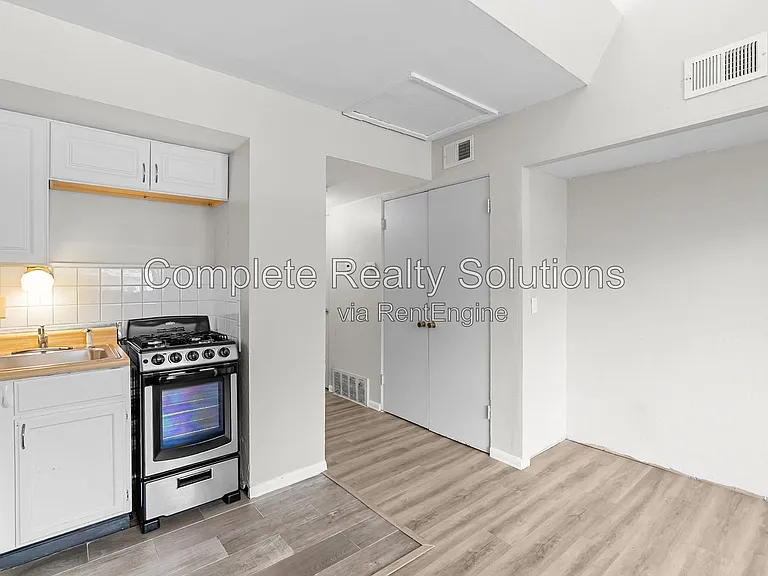 2323 Woodson Rd #L — Photo 9