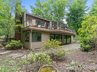 1080 Harbor Point Ct, Muskegon, MI 49441