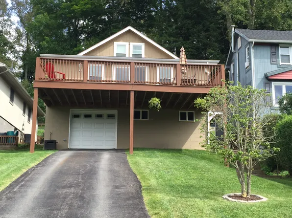 754 Maple Lake Rd, Bridgeport, WV 26330