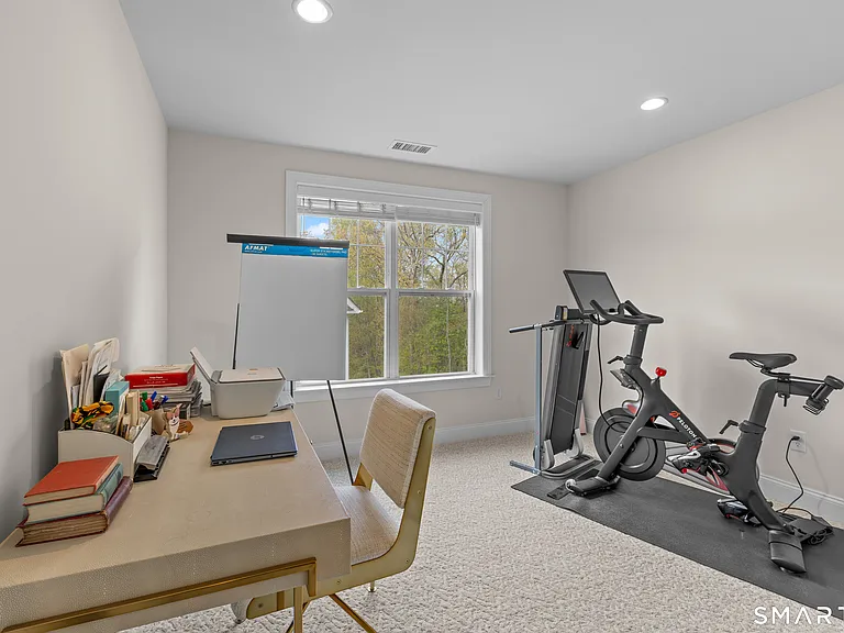 16 Hunting Ridge Ln — Photo 24