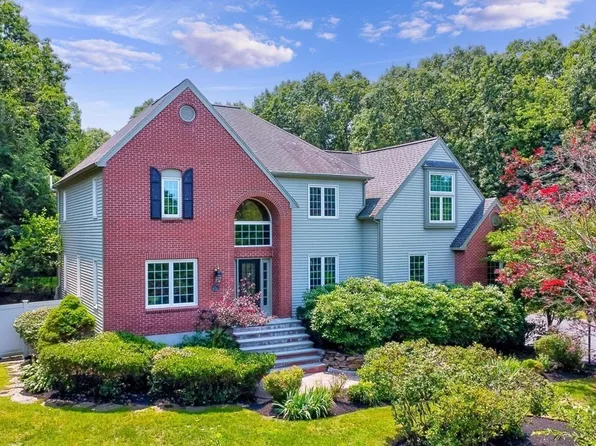 5 Country Ln, Southborough, MA 01772
