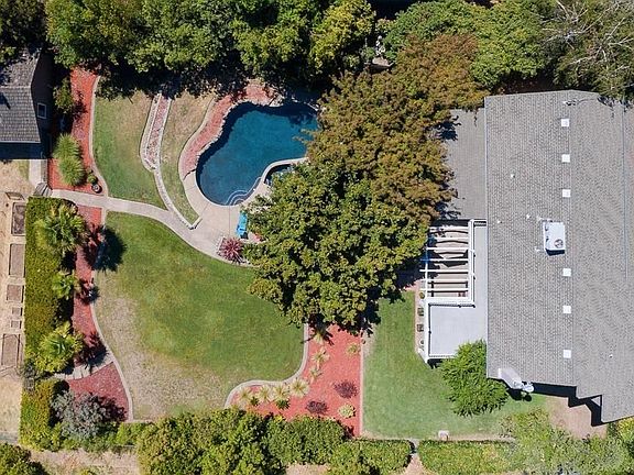 3rd image of 4630 Illinois Ave
