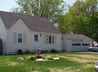 24 Barre Ct, Warwick, RI 02886