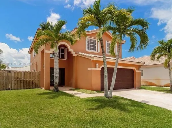 10526 SW 14th Ct, Pembroke Pines, FL 33025