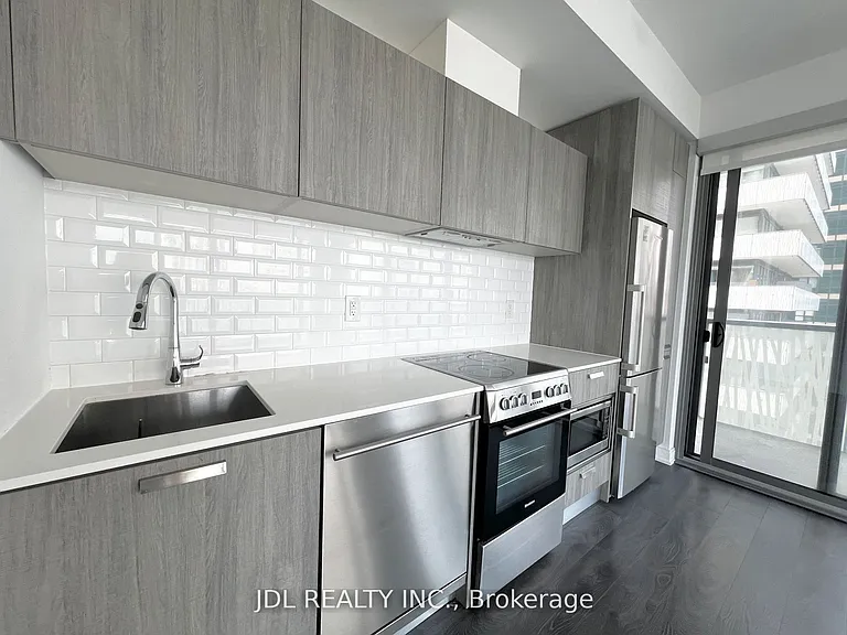 50 Charles St E #2210 — Photo 4
