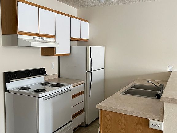 3rd image of 4311 15th Ave S #0B-1Ba-406Sqft