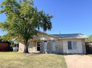 907 SW 49th St, Lawton, OK 73505