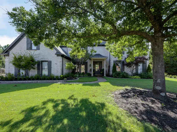 8935 Grovelawn Cv W, Germantown, TN 38139