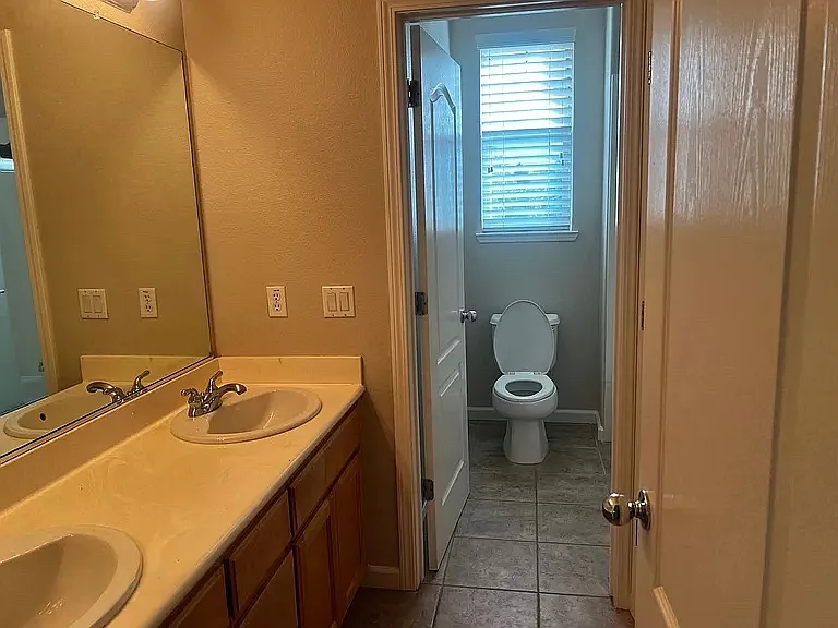 2864 Sandyhills Ln — Photo 14