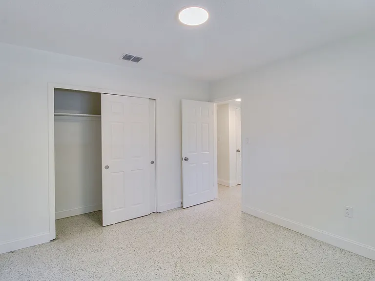 1618 Indiana Ave — Photo 24