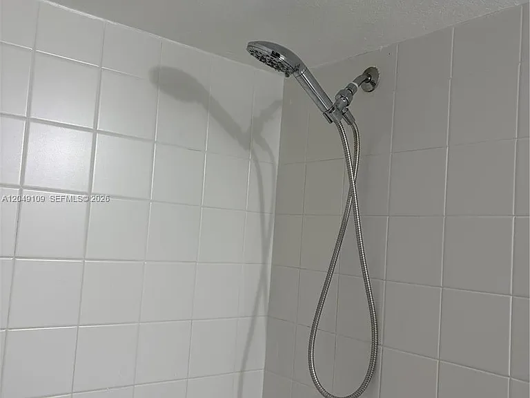 1261 SE 27th St #104 — Photo 24