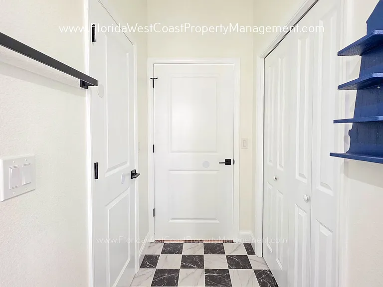 4667 Hamlets Grove Dr — Photo 29