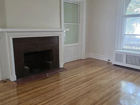 5th image of 325 Roseville Ave #1A