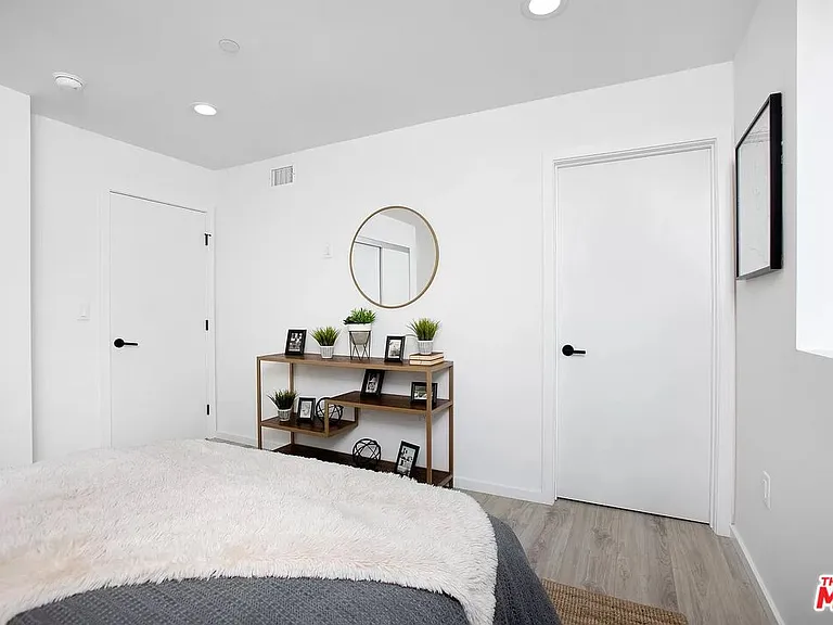 945 N Oxford Ave #2 — Photo 13