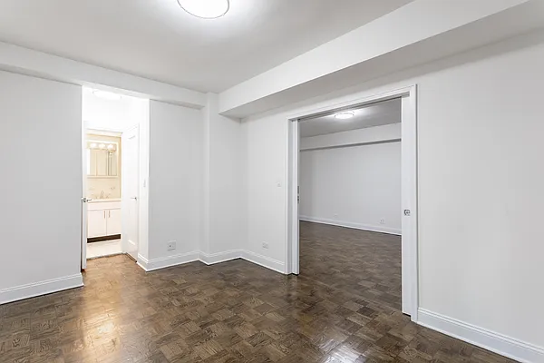 Rented by Bond New York | media 7