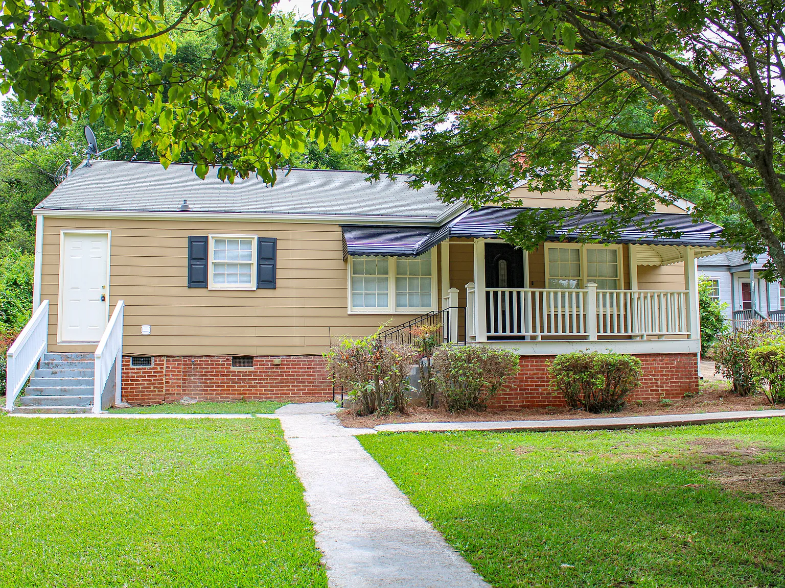 3 bed, 1080 sqft, $1,595 — Photo 1