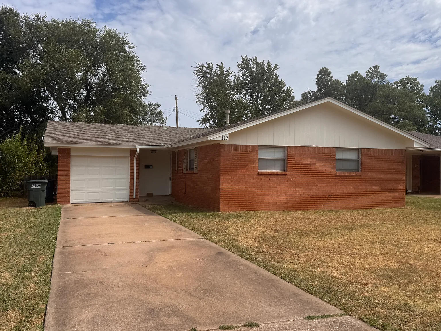 3 bed, 1.5 bath home for rent in Edmond! — Photo 1