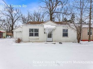 2016 N Green Rd, Cleveland, OH 44121