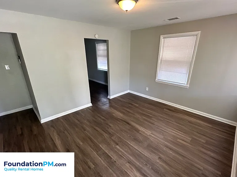 672 Carpenter St — Photo 10