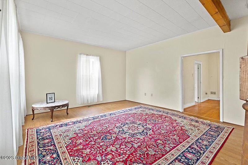 4th image of 86 Grand Street