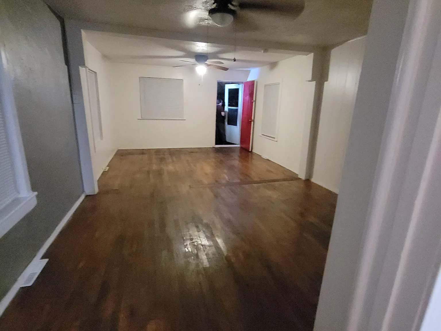 2 bed, 750 sqft, $1,200 — Photo 2