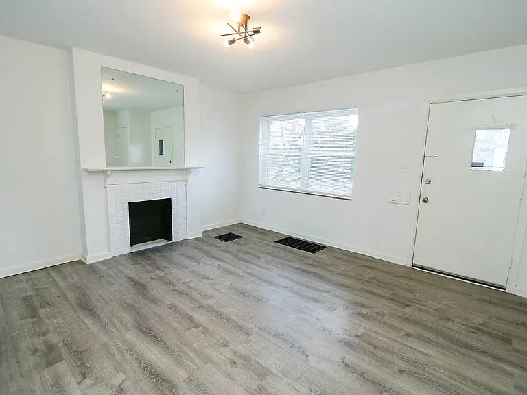 1198 Linwood Ave #1198 — Photo 6