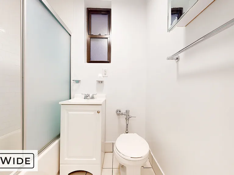 300 E 49th St #1B — Photo 6