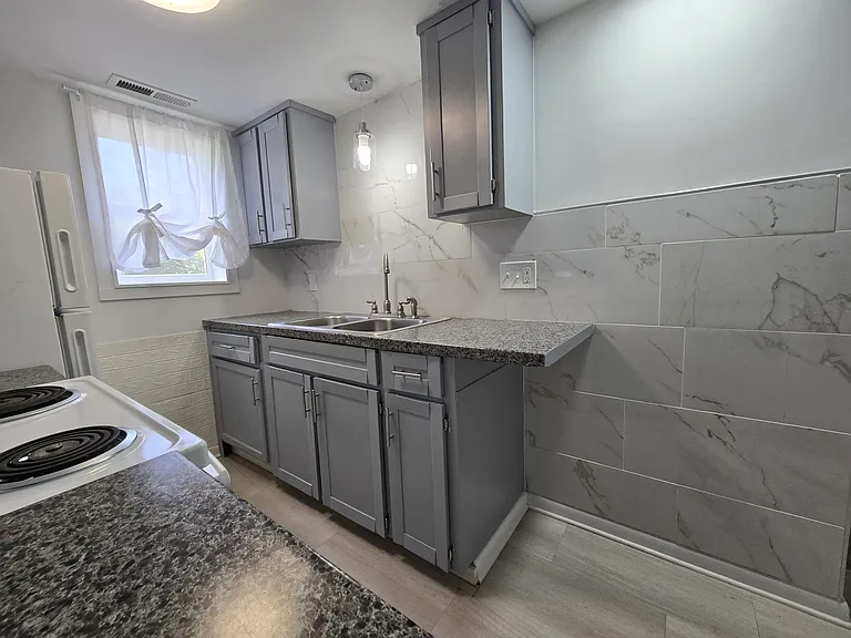 1734 Cromwell Dr #2 — Photo 18