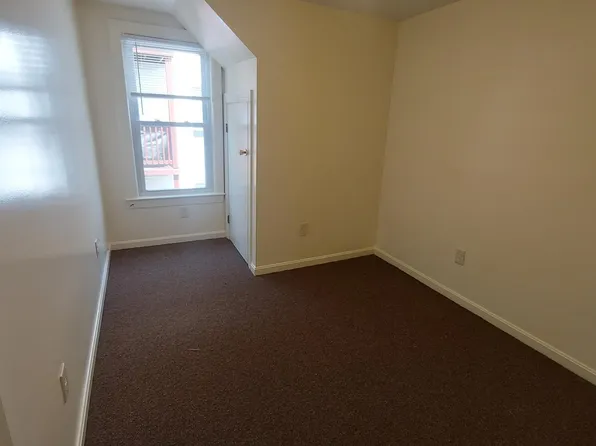 46 Cartier St #2, Manchester, NH 03102