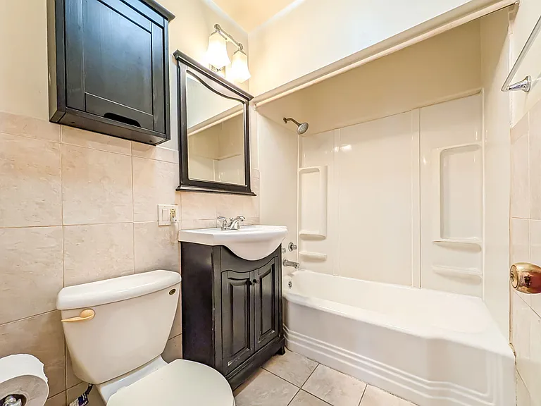 631 Balmoral Ave — Photo 9
