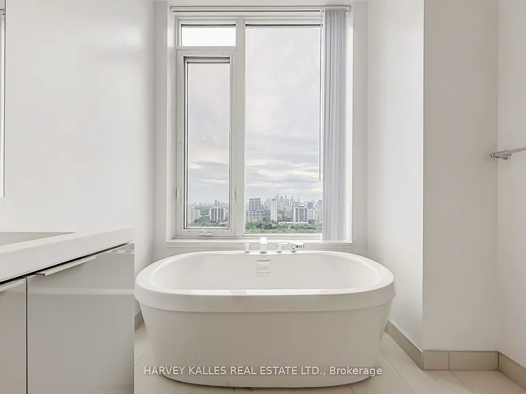 25 Holly St #LPH09 — Photo 19