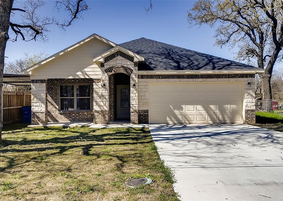 1st image of 2809 Crystal Dr