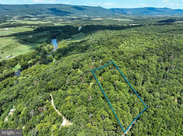 97 Cold Springs Dr, Shenandoah, VA 22849