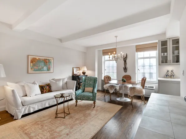 465 West 23rd Street image 1 of 34