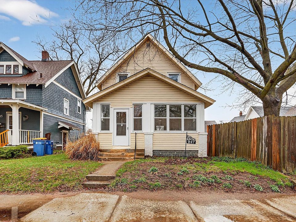 1st image of 947 Crescent St NE