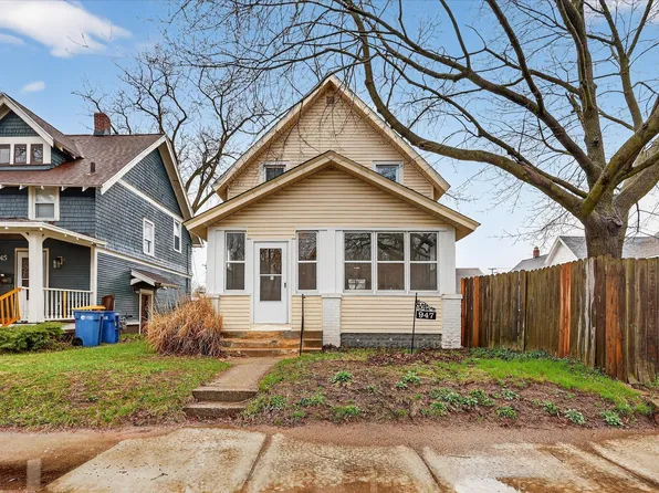 947 Crescent St NE, Grand Rapids, MI 49503