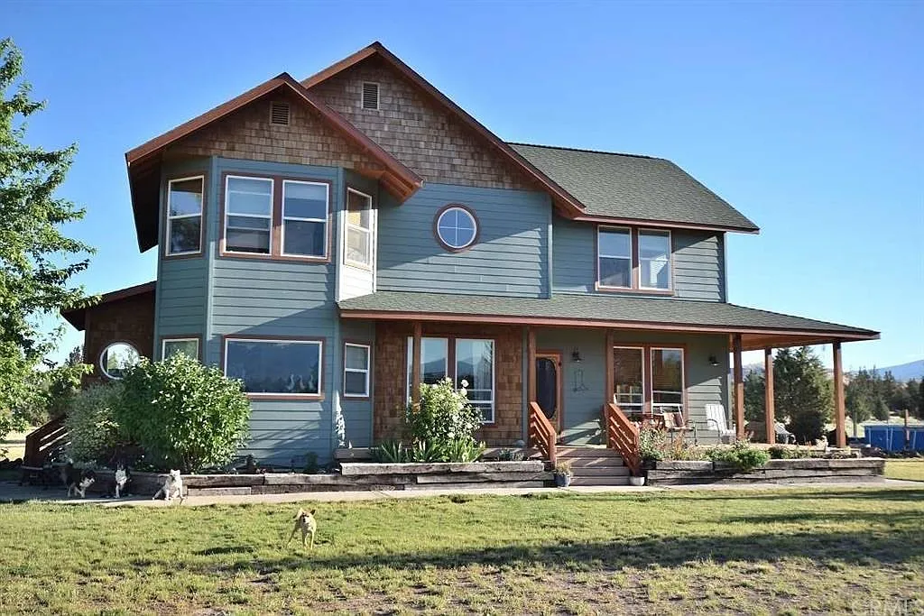 3035 NE Leslie Ln photo 1
