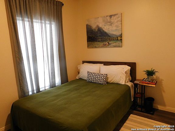 3rd image of 503 E Mitchell St #101